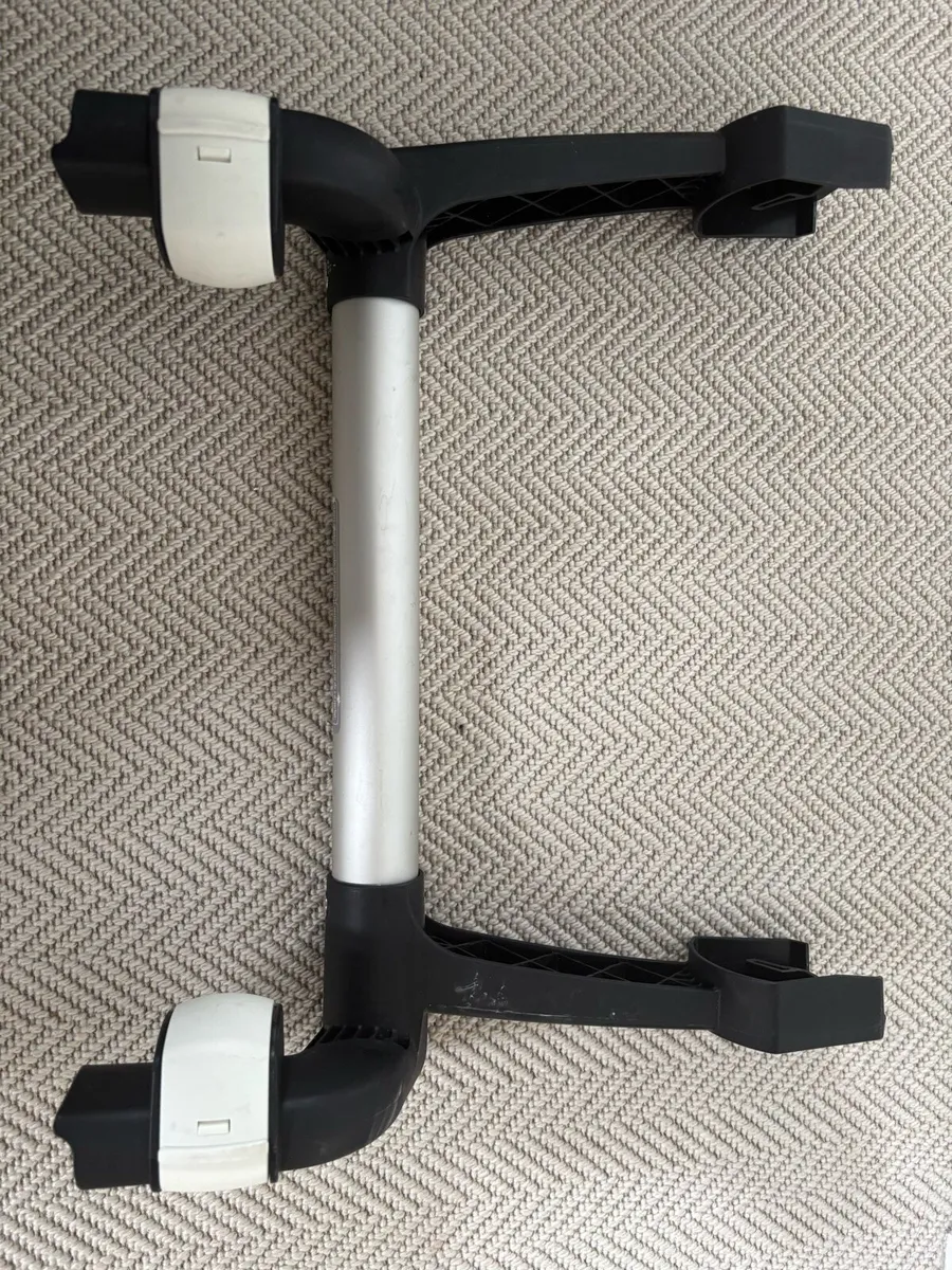 Bugaboo Donkey 5 Car Seat adaptor - Mono - Image 2