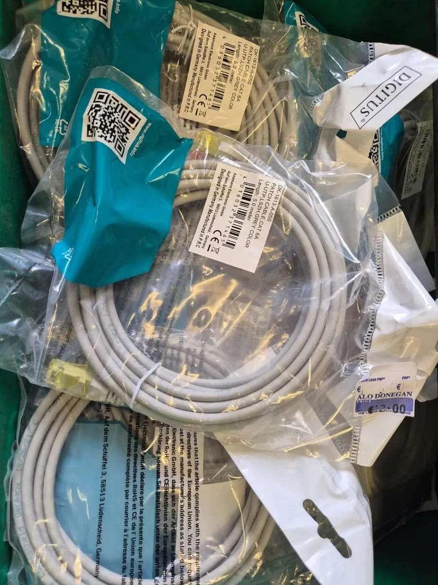 Cat 5 cables bundle - Image 2