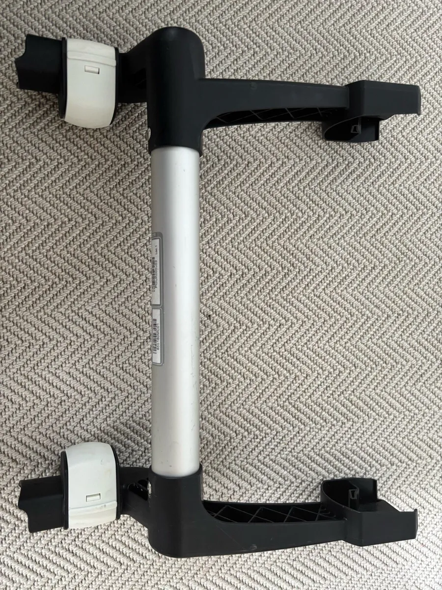 Bugaboo Donkey 5 Car Seat adaptor - Mono - Image 1