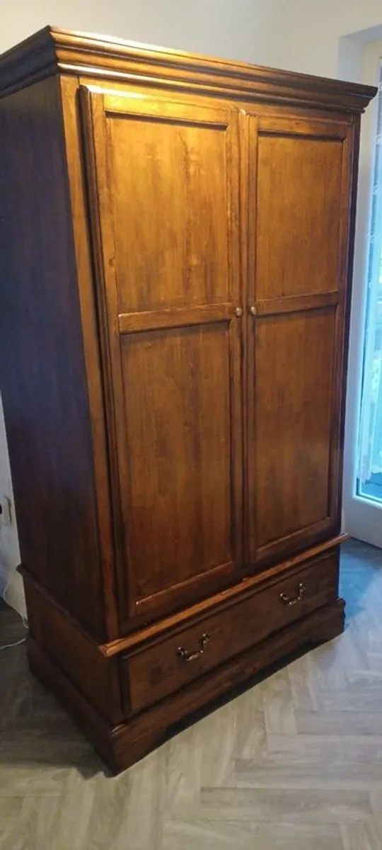 Wardrobe - Image 3