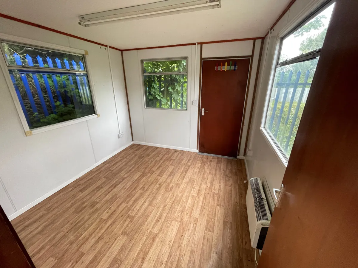 20ft x 10ft Cabin - Image 4