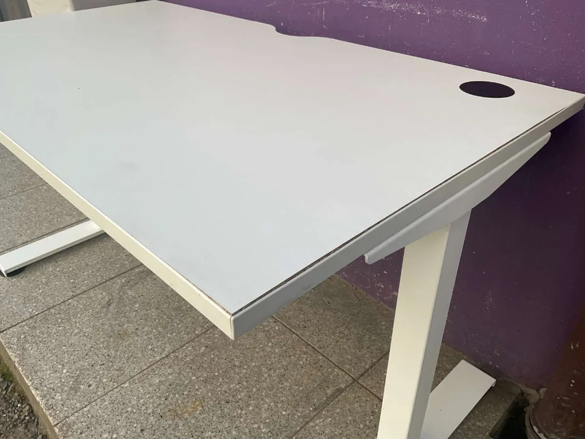 1360 White rectangular office desk - Image 2