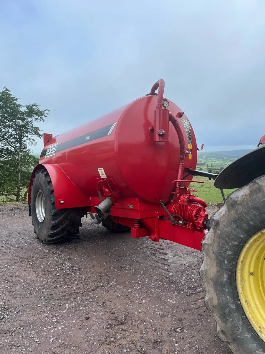 Hi Spec 2300 gallon tank - Image 3
