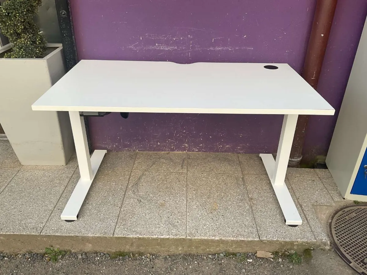 1360 White rectangular office desk - Image 1