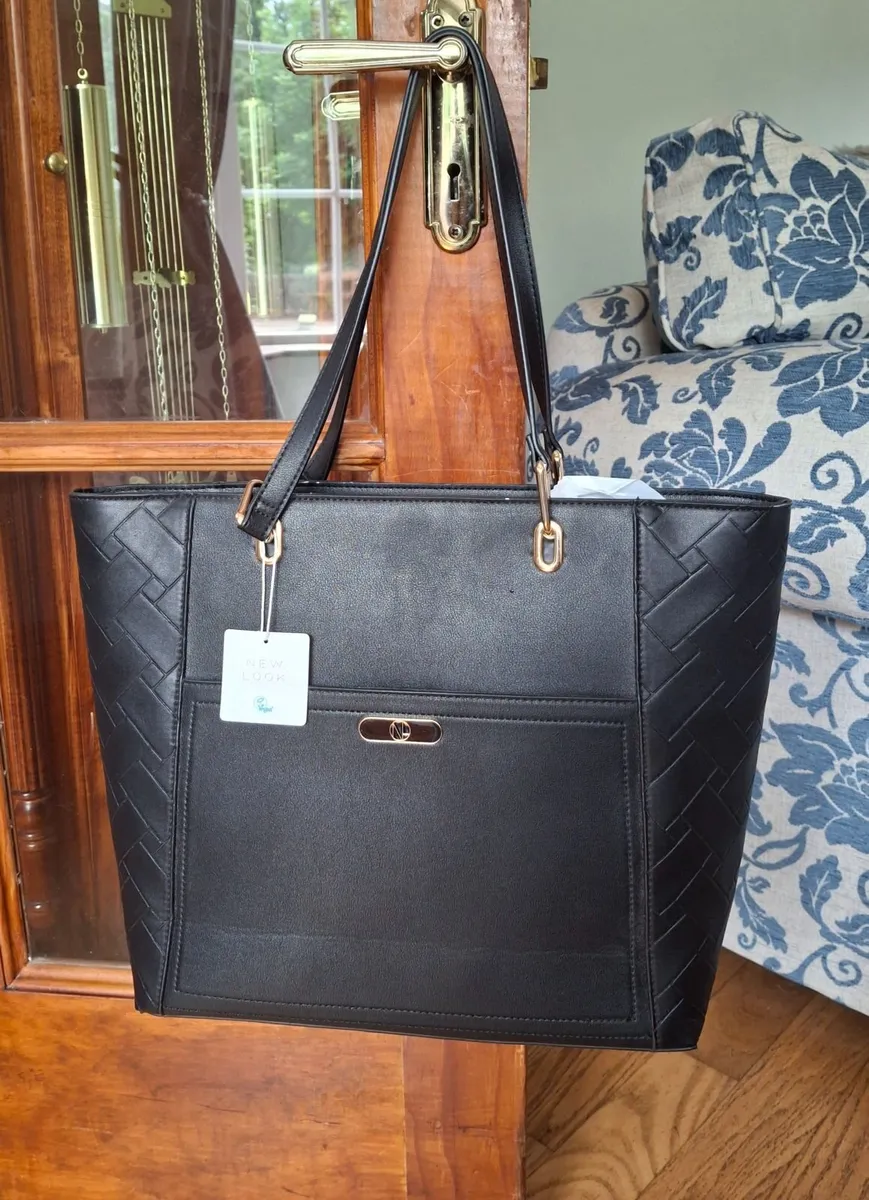 Ladies Handbag, New Look with tags €18 - Image 1