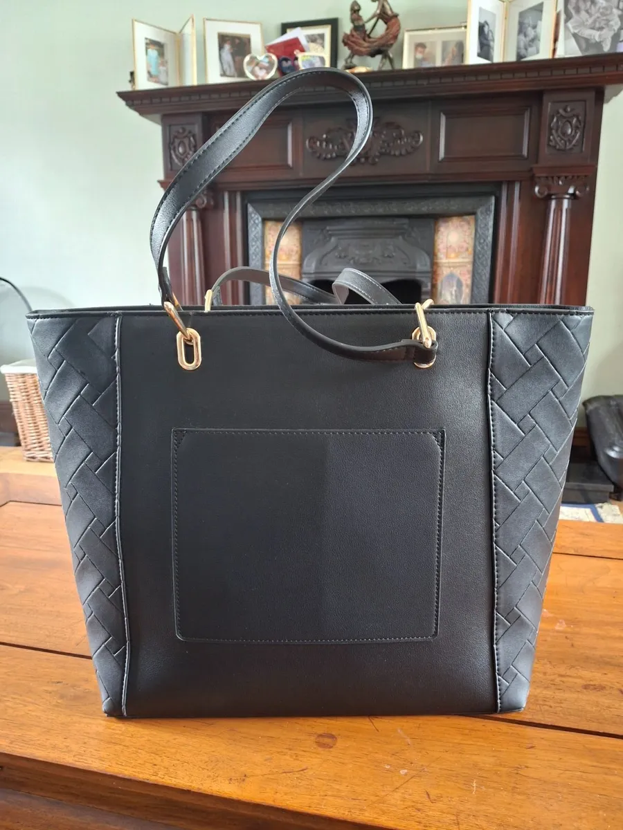 Ladies Handbag, New Look with tags €18 - Image 2