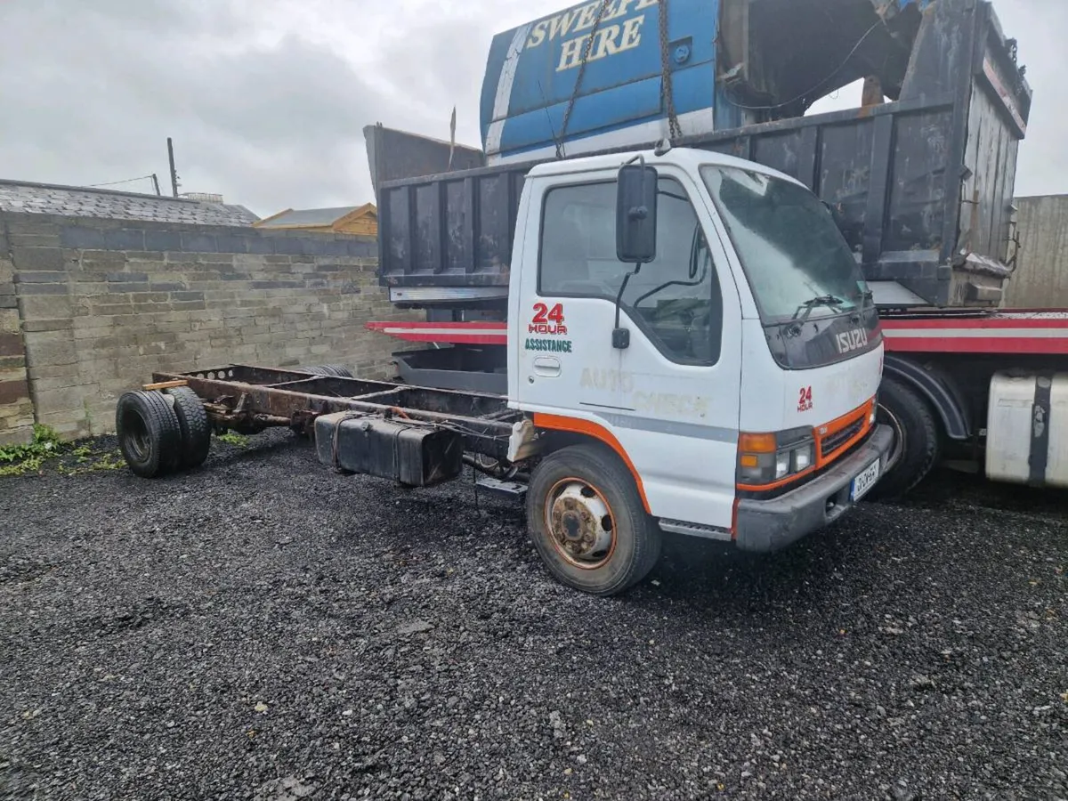 7.5ton Isuzus for export - Image 3
