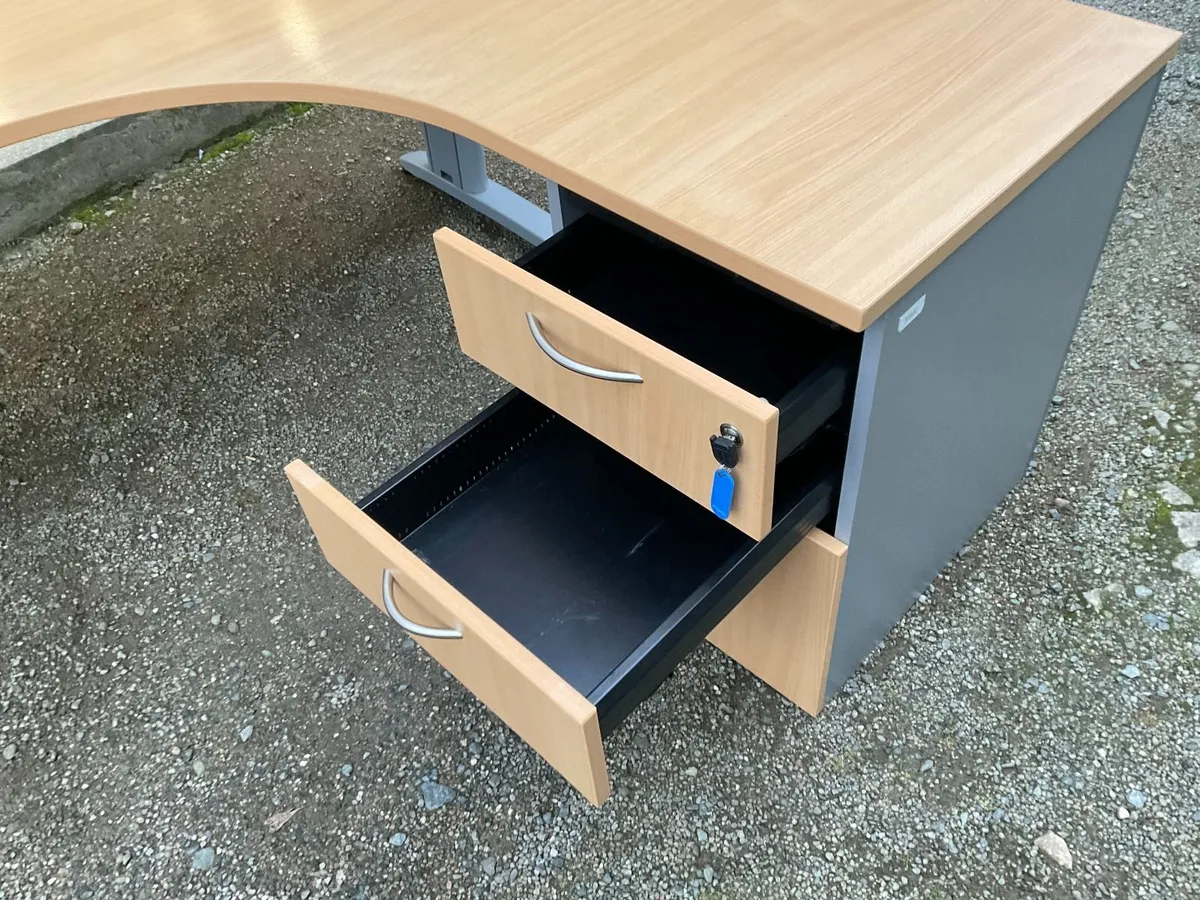 Beech 1600x1600 RH radial office desk - Image 2