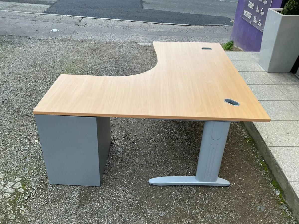 Beech 1600x1600 RH radial office desk - Image 4