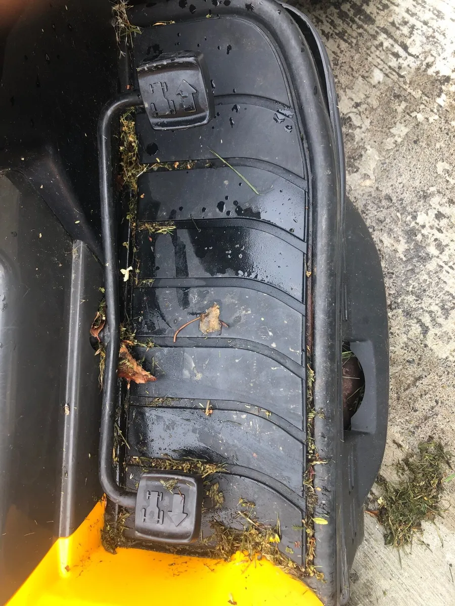 ride on mower €850 can deliver - Image 4