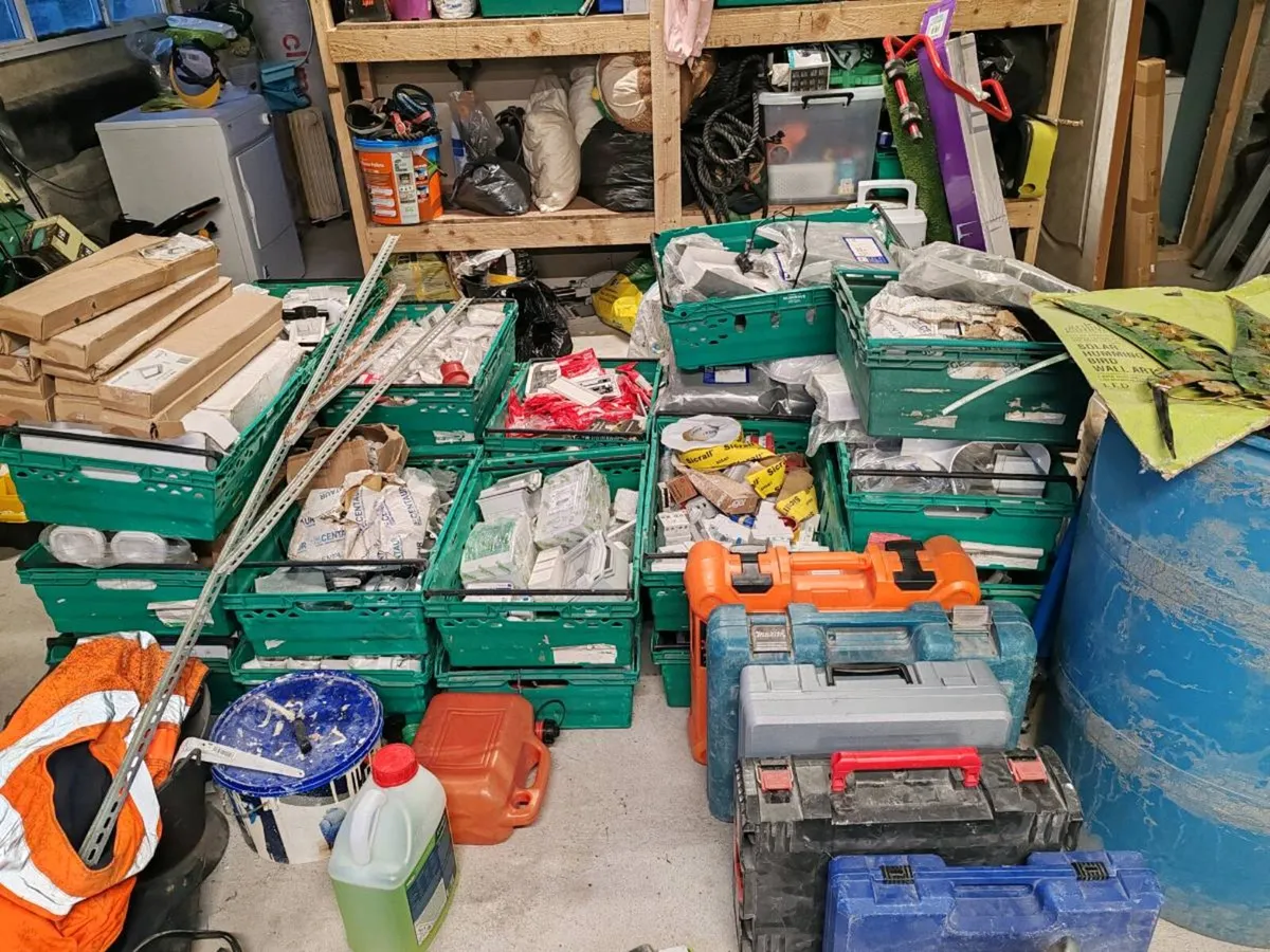 Contents of an electrical business and power tools - Image 4