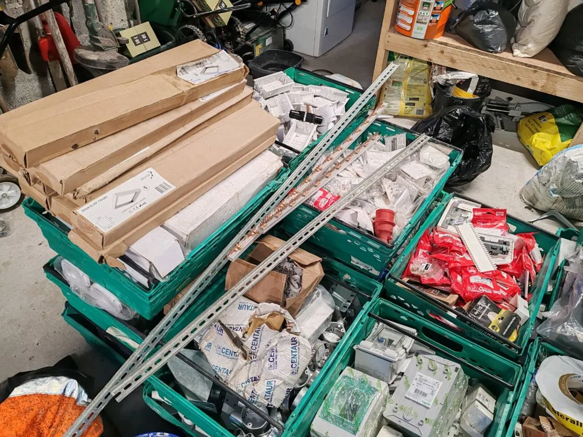 Contents of an electrical business and power tools - Image 2