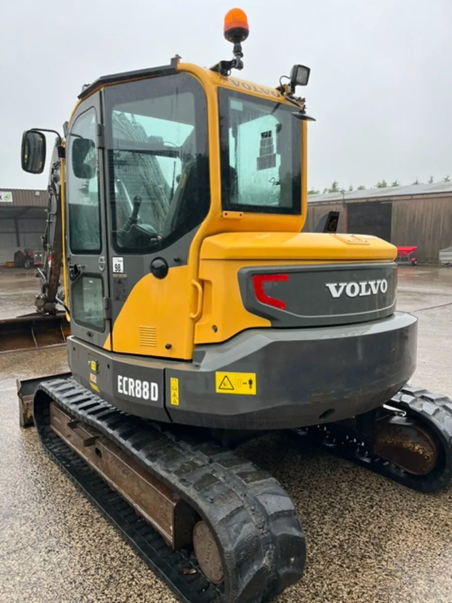 2015 Volvo ECR 88D Excavator - Image 4