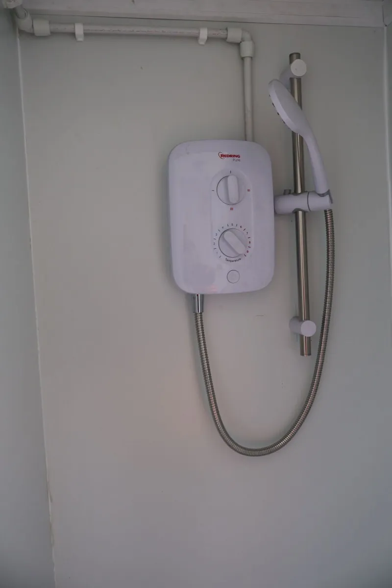 8ft x 6ft Portable Shower Unit - Image 3
