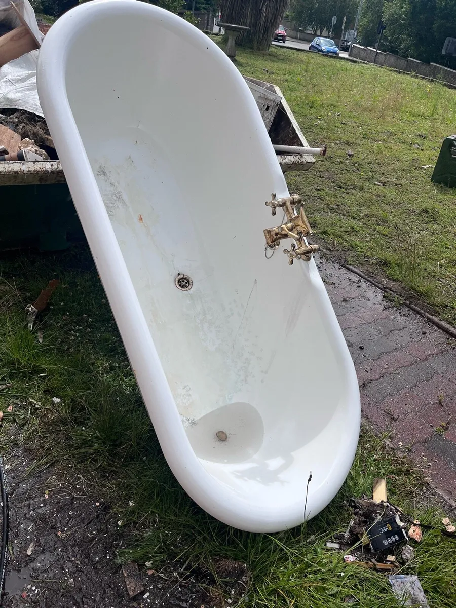 Cast iron free standing bath - Image 2