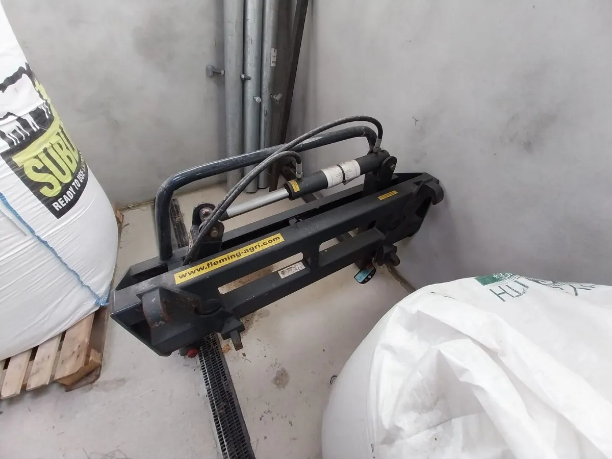 Fleming bale stacker - Image 1