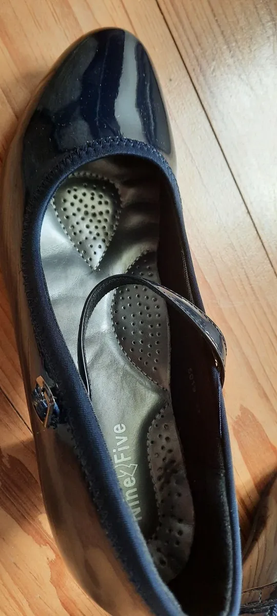 Ladies footwear- size 3 - 2 pairs- only worn once - Image 3