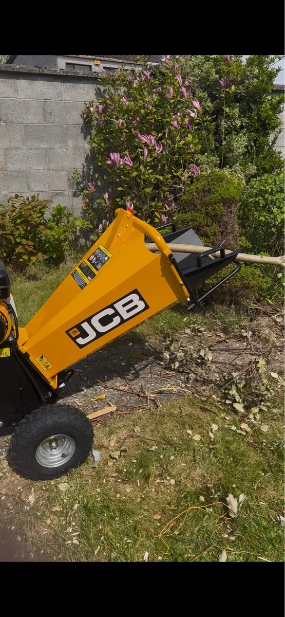 100mm JCB wood chipper - Image 1