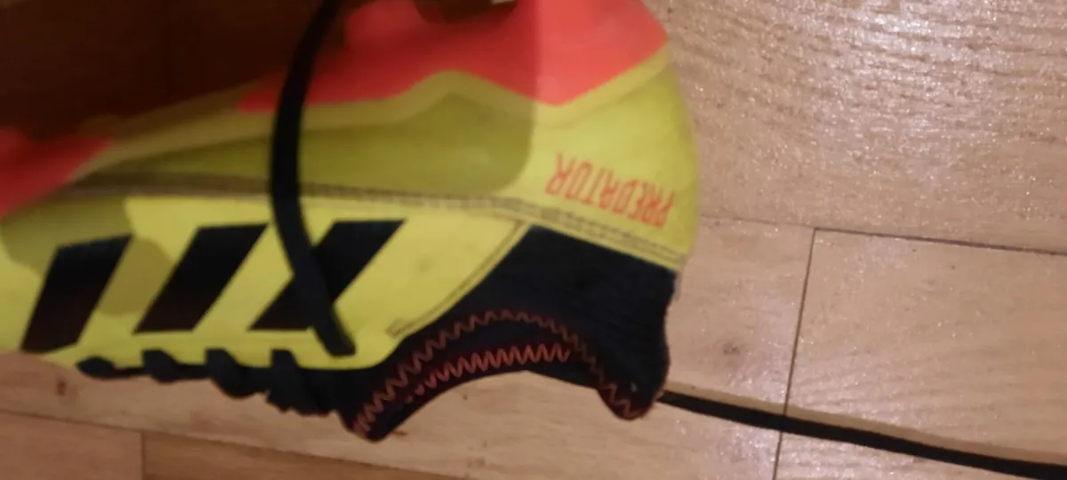 Kids football boots and shin guards - Image 2