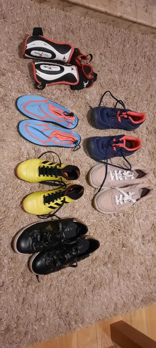 Kids football boots and shin guards - Image 3