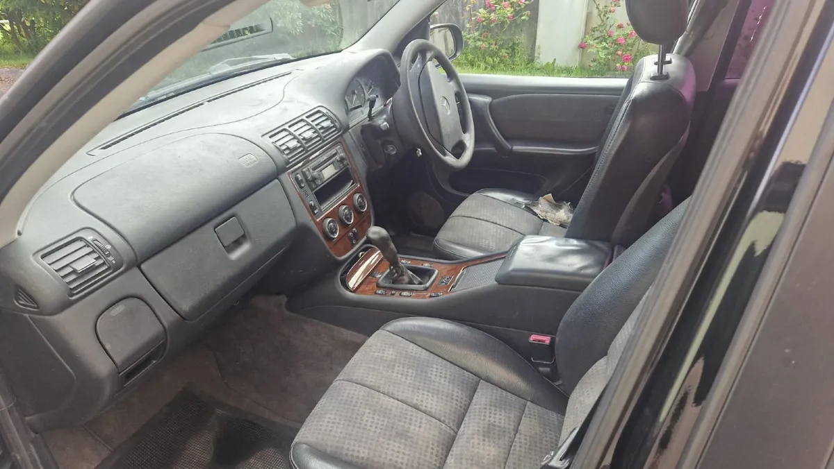 Mercedes-Benz M-Class 2004 - Image 3