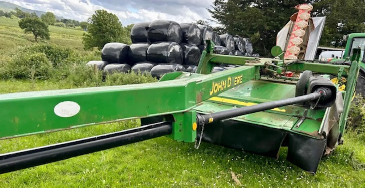 John Deere 530 Conditioner Mower - Image 1