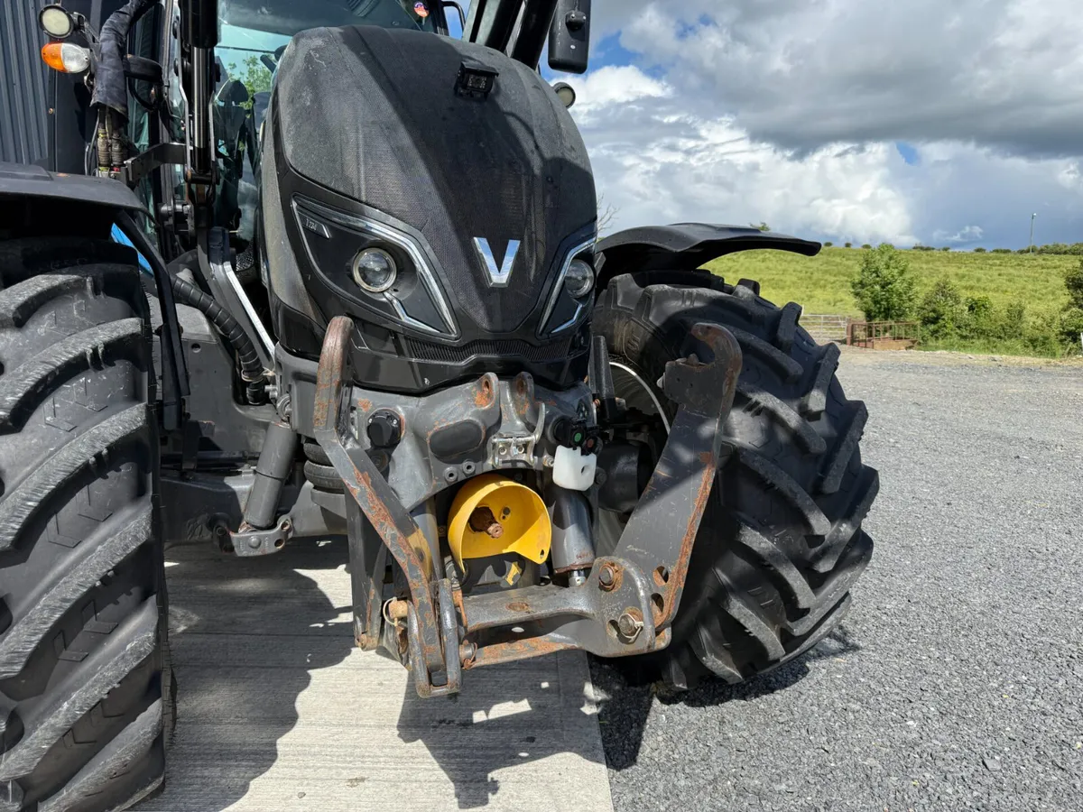 2020 Valtra T234 Versu 4WD Tractor - Image 4
