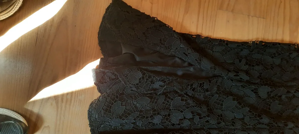 Ladies dress size 14- black lace - Image 1