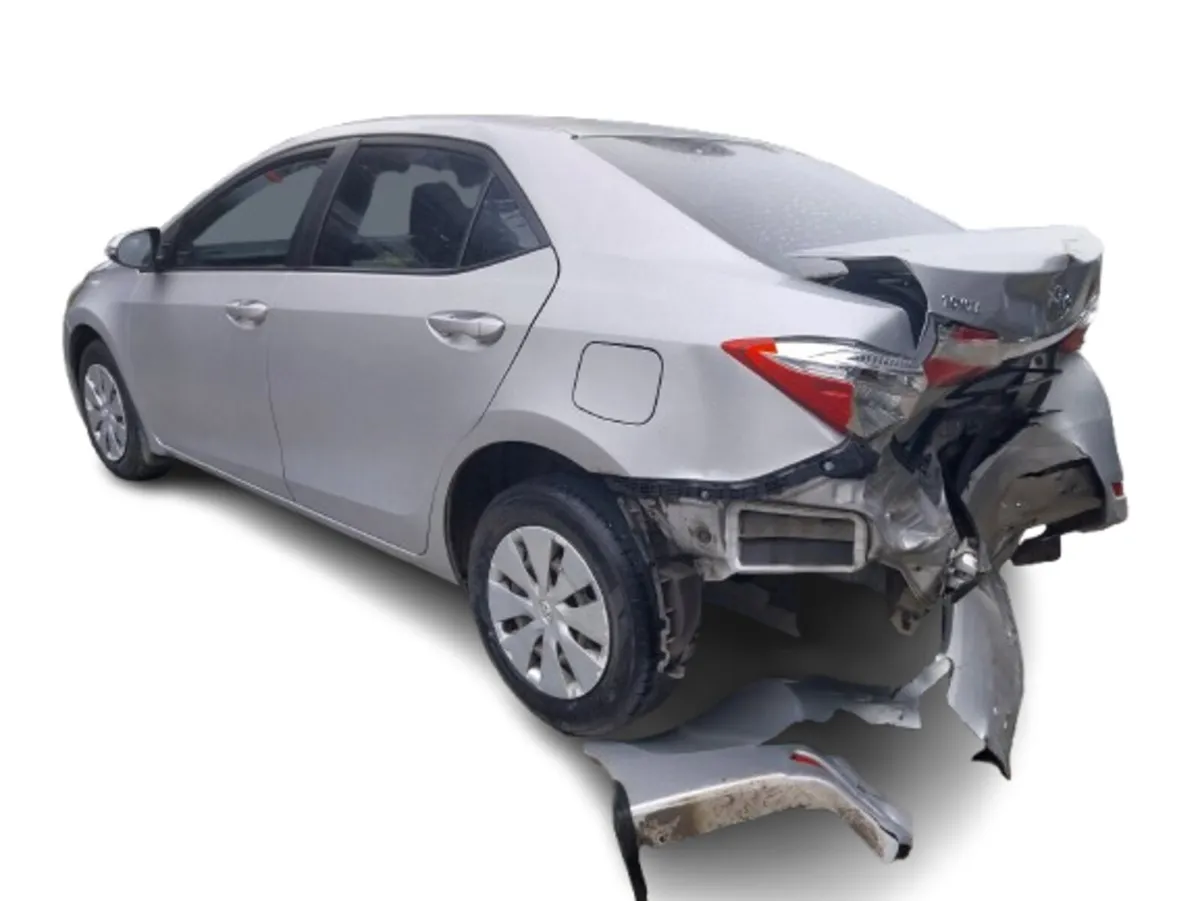2015 TOYOTA COROLLA For Breaking/Dismantling - Image 4