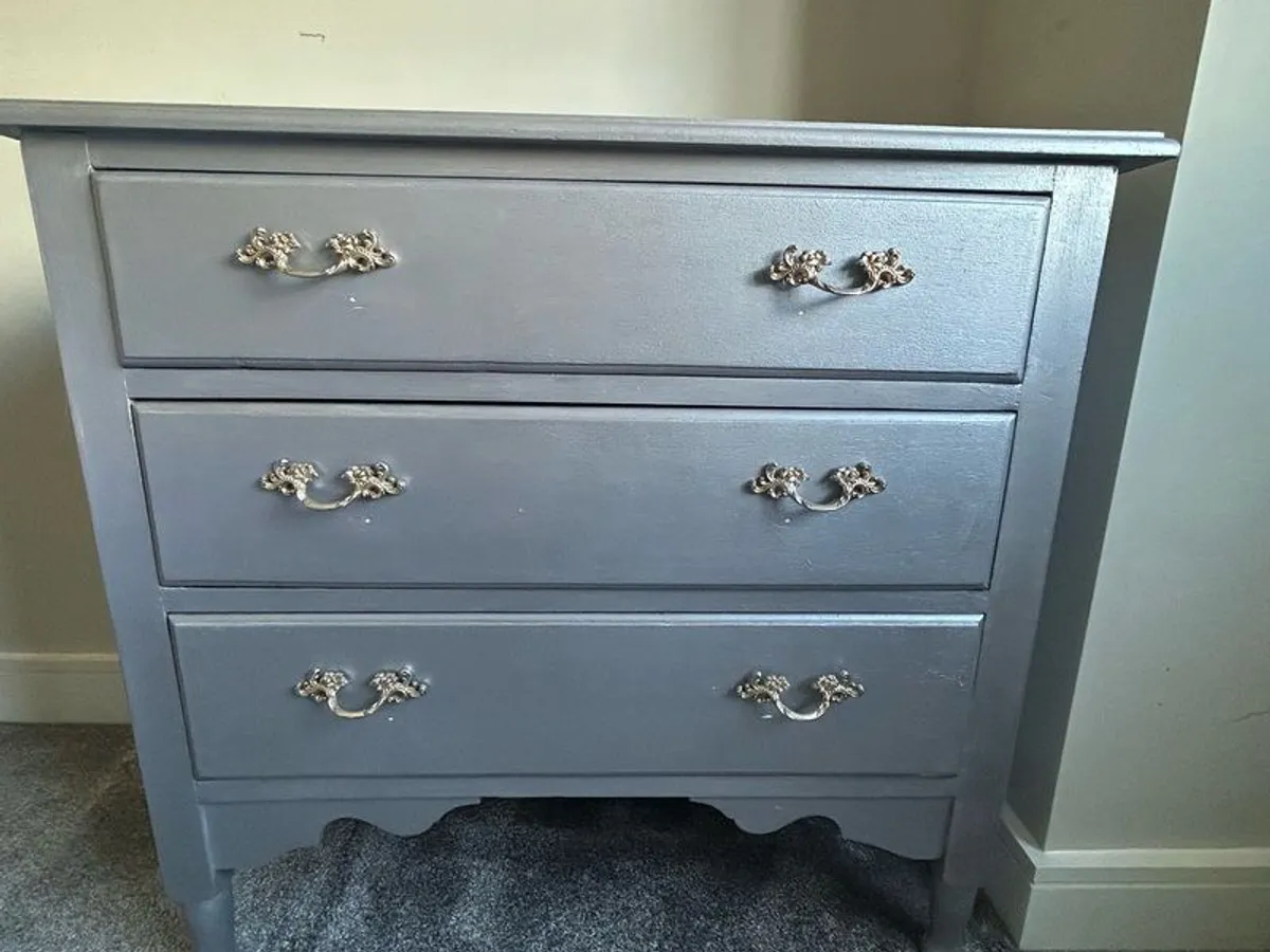 Silver chest of drawers. - Image 3
