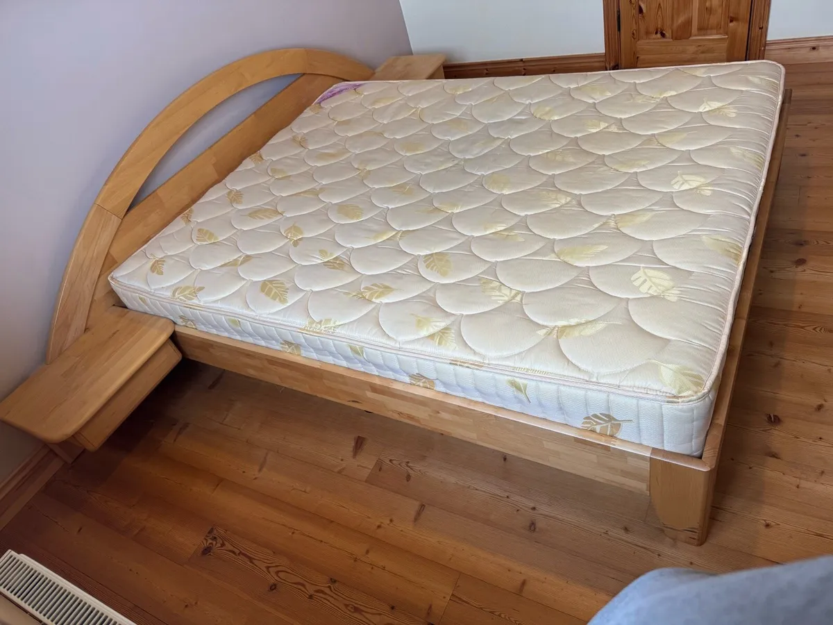 5’ bed & mattress - Image 2