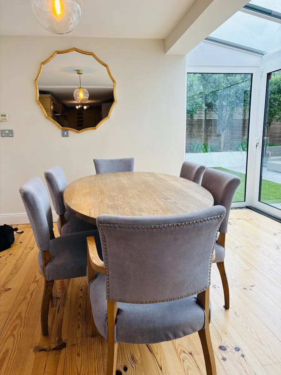 Kitchen or dining room table and chairs - Image 1