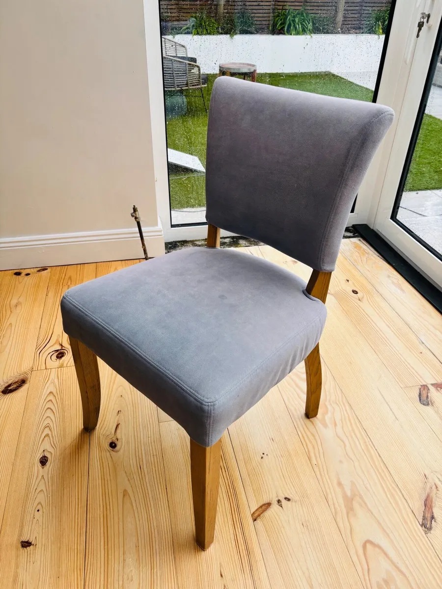 Kitchen or dining room table and chairs - Image 4