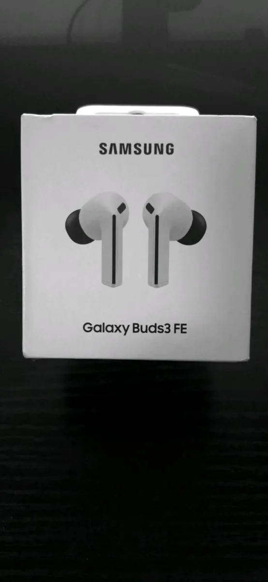 Samsung Galaxy Buds3 FE (Gray) — Boxed, Excellent - Image 1