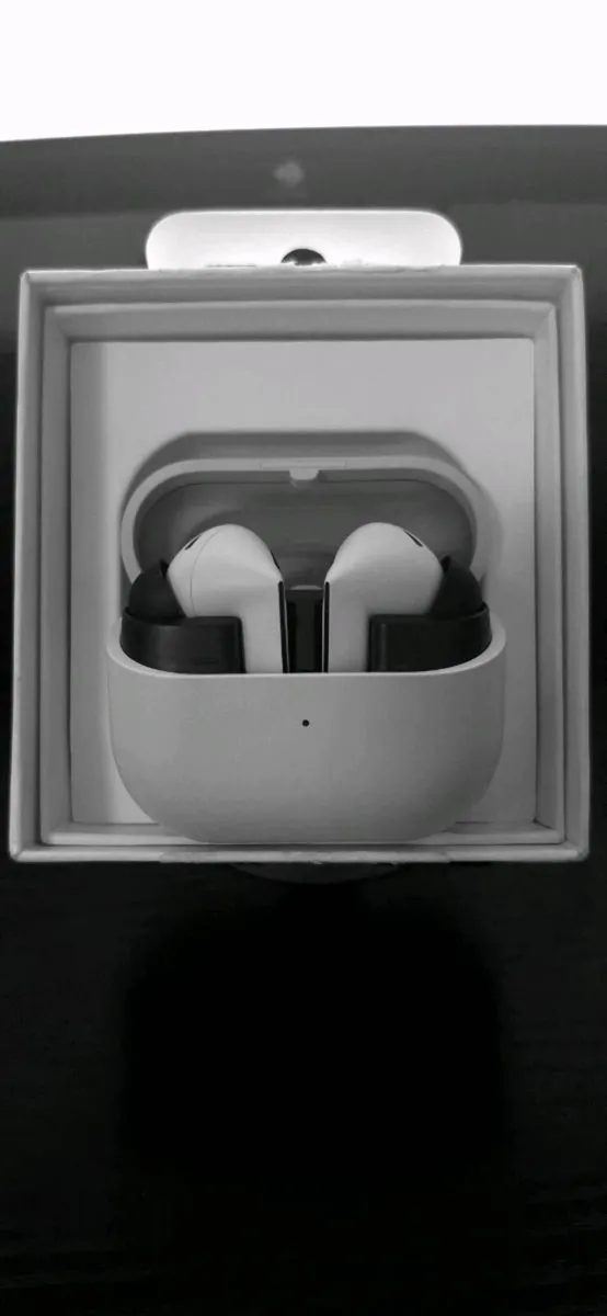 Samsung Galaxy Buds3 FE (Gray) — Boxed, Excellent - Image 2