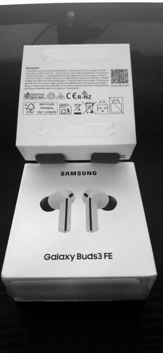 Samsung Galaxy Buds3 FE (Gray) — Boxed, Excellent - Image 4