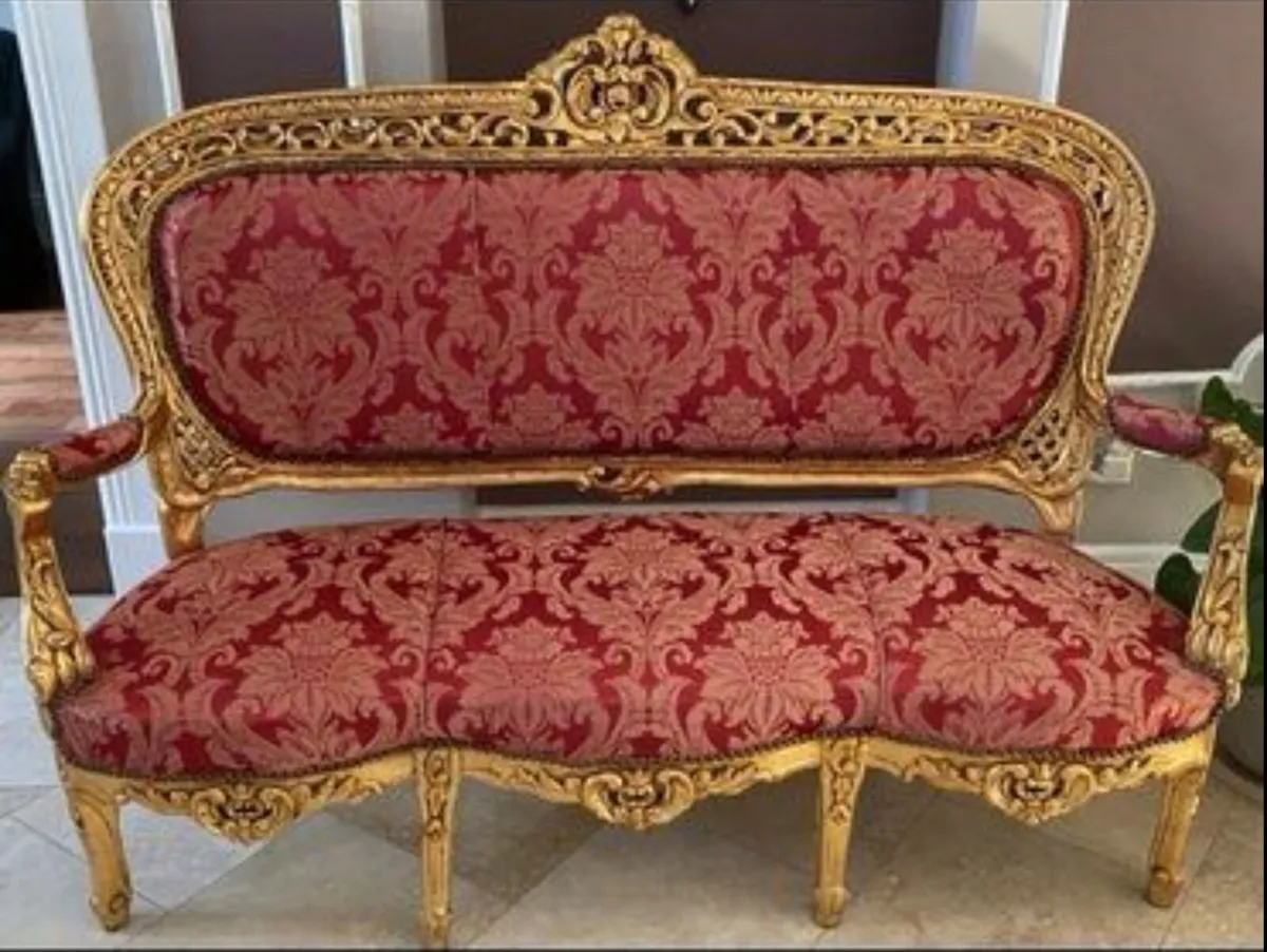 Vintage Gold and Red Settee - Image 1