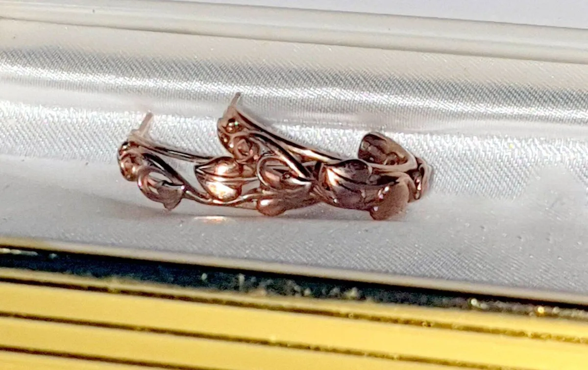 Vintage Hallmarked 9ct Gold Harrods Hoop Earrings - Image 4