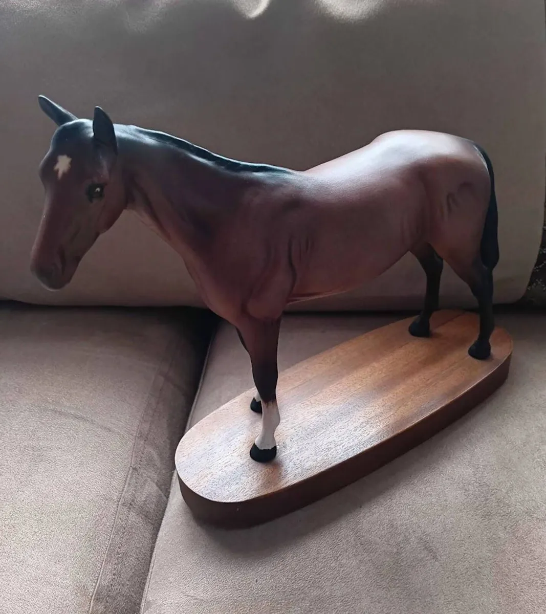 Vintage Royal Doulton Ceramic Racehorse figurine - Image 1
