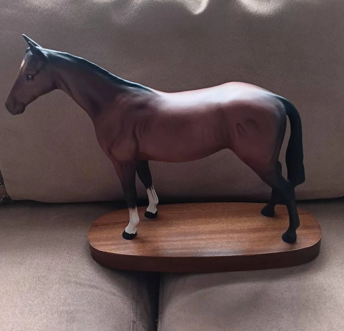 Vintage Royal Doulton Ceramic Racehorse figurine - Image 3