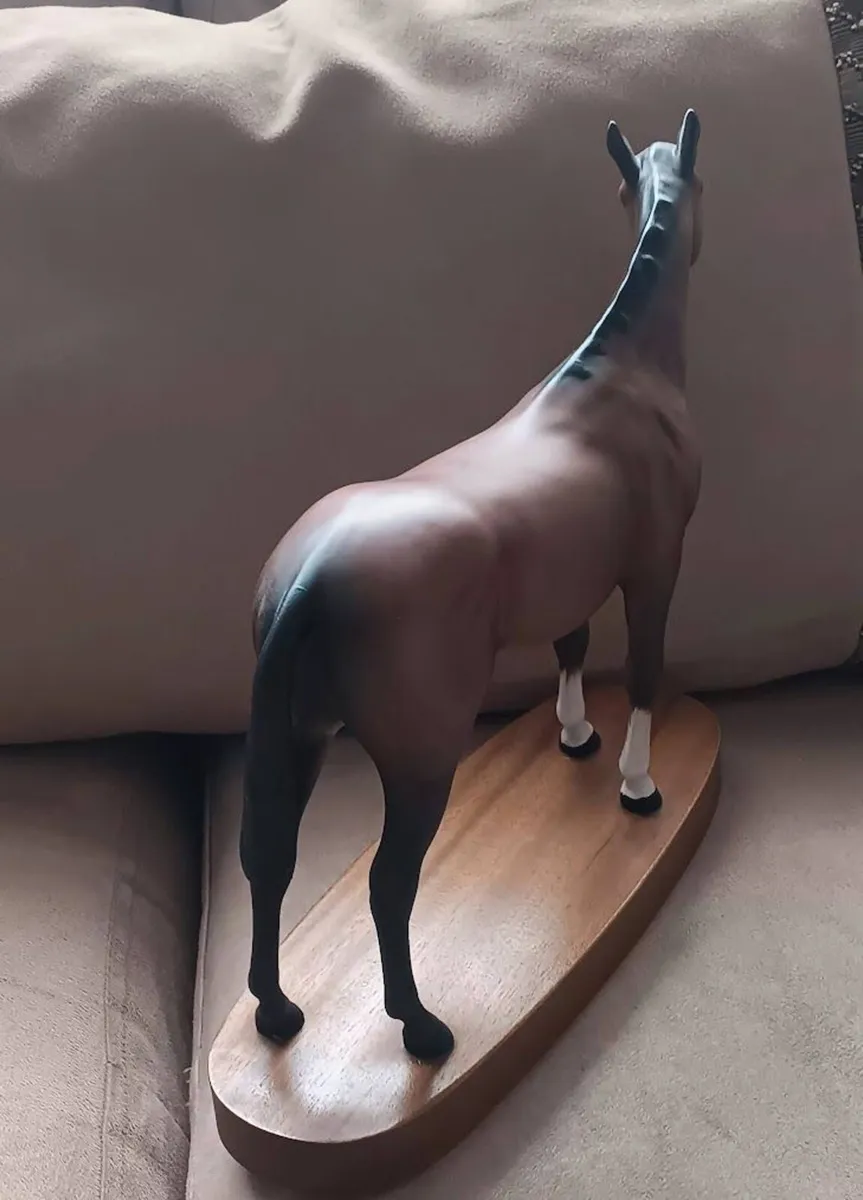 Vintage Royal Doulton Ceramic Racehorse figurine - Image 4