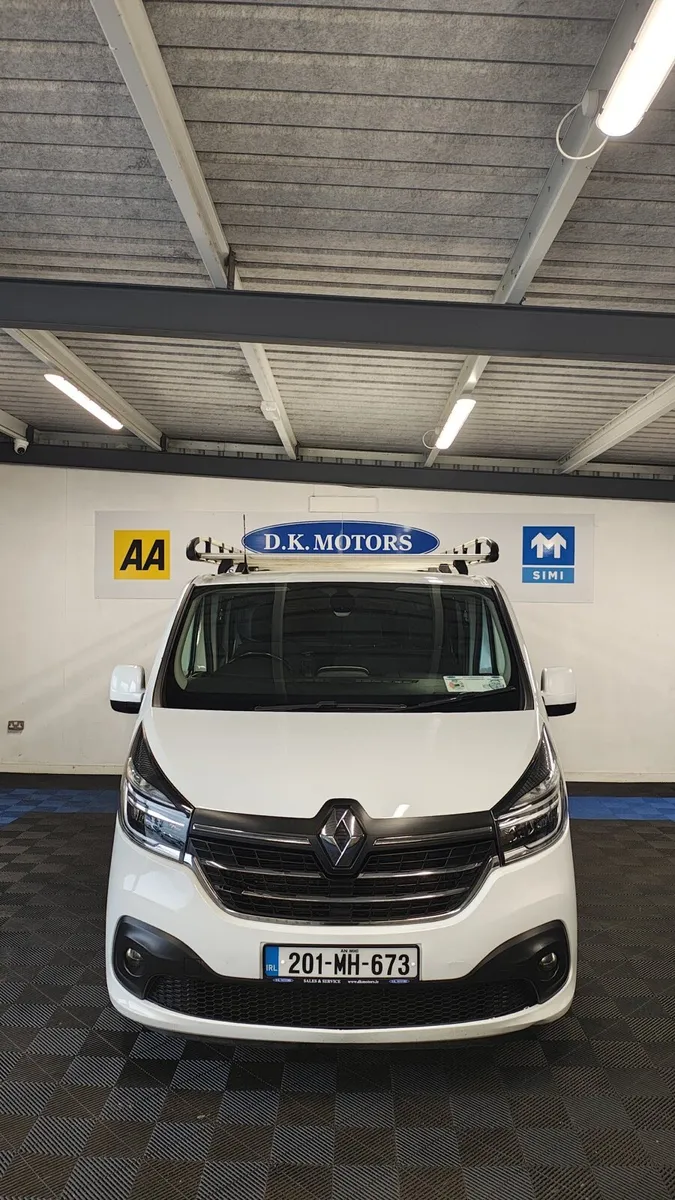 RENAULT TRAFIC CREW CAB  NEW CVRT - Image 1