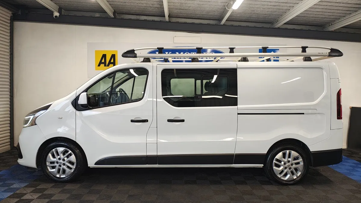 RENAULT TRAFIC CREW CAB  NEW CVRT - Image 4