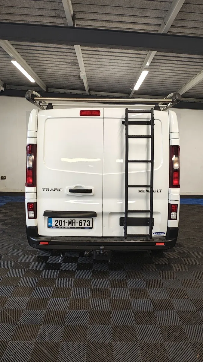 RENAULT TRAFIC CREW CAB  NEW CVRT - Image 2