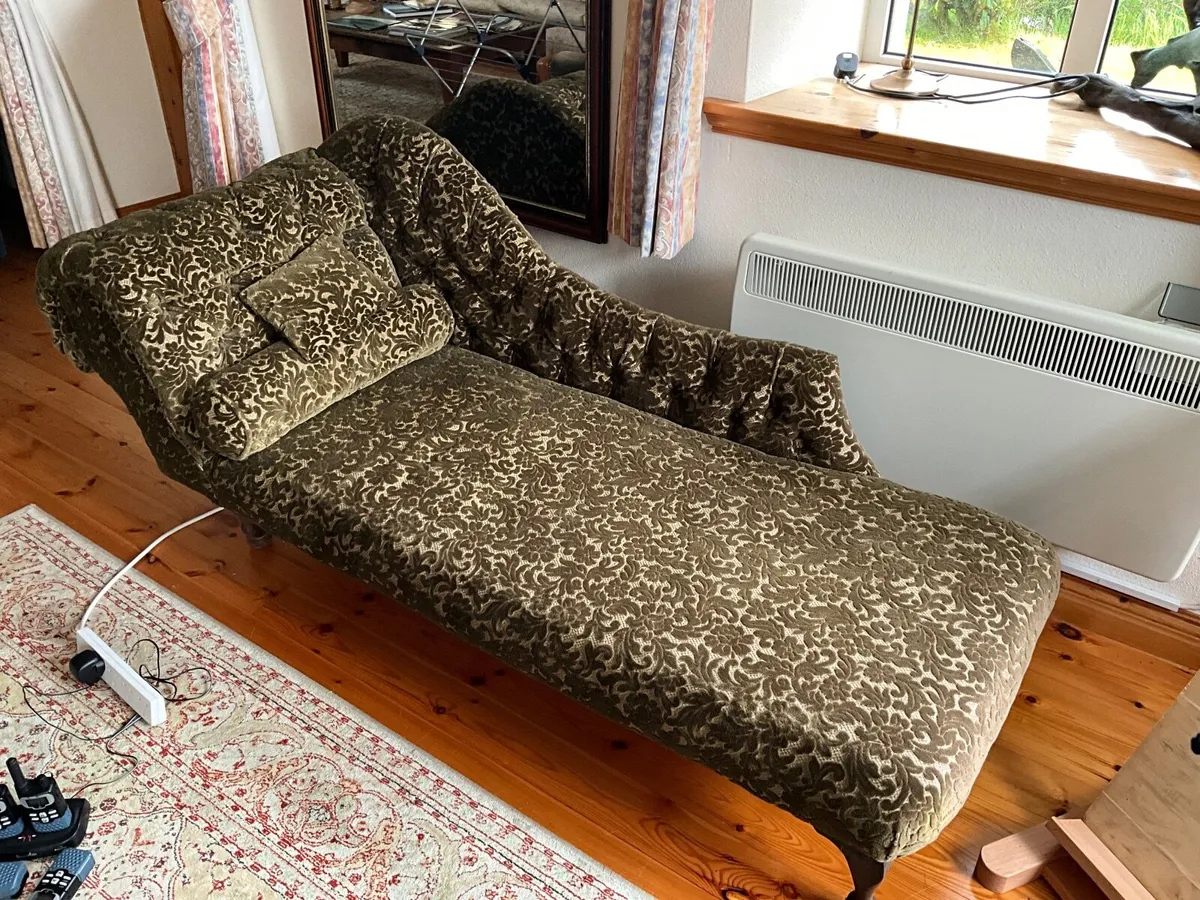 Chez Lounge - Image 1