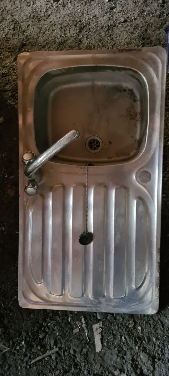 Selection of Stainless steel sinks with taps 100cm - Image 1