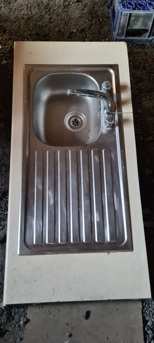 Selection of Stainless steel sinks with taps 100cm - Image 3