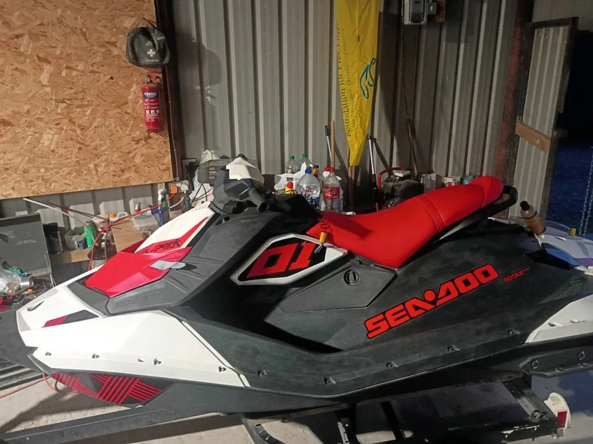 Jetski seadoo 90 HP spark 36 hours - Image 3