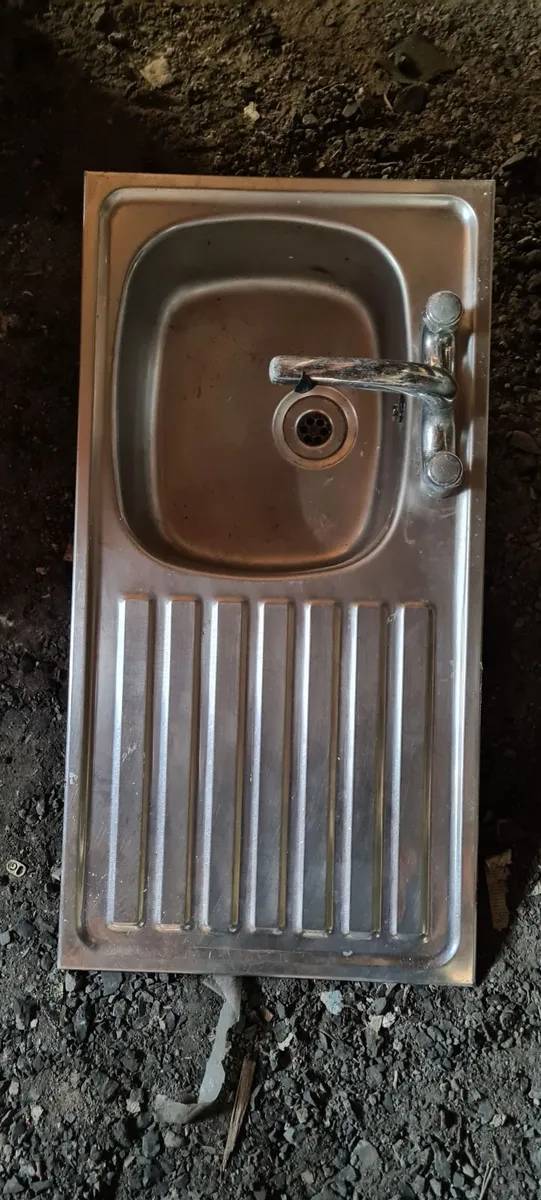 Selection of Stainless steel sinks with taps 100cm - Image 4