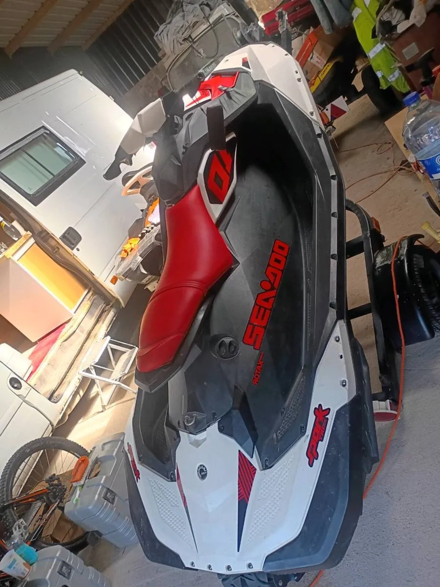 Jetski seadoo 90 HP spark 36 hours - Image 4